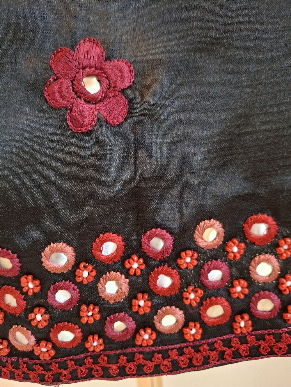 Vintage Sue Wong Black Satiny Sleeveless Dress - Red Mirrored Floral Embroidery - Picture 5 of 10